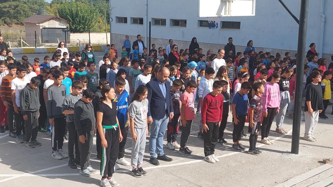 Okulumuzda Filistin Halkına Yönelik İşgal Girişimi Sonucunda Hayatını Kaybedenler için Saygı Duruşunda Bulunuldu